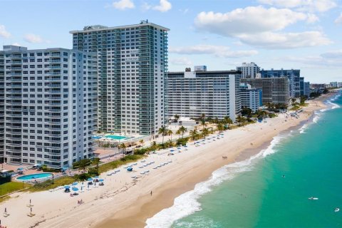 Condominio en venta en Fort Lauderdale, Florida, 1 dormitorio, 91.04 m2 № 2171829 - foto 23