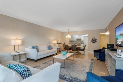 Condominio en venta en Fort Lauderdale, Florida, 1 dormitorio, 91.04 m2 № 2171829 - foto 2