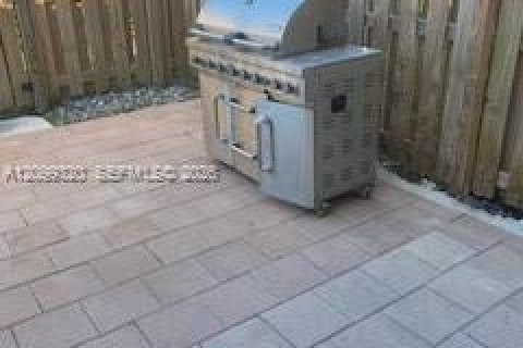 Townhouse in Homestead, Florida 3 bedrooms, 124.02 sq.m. № 2395515 - photo 7