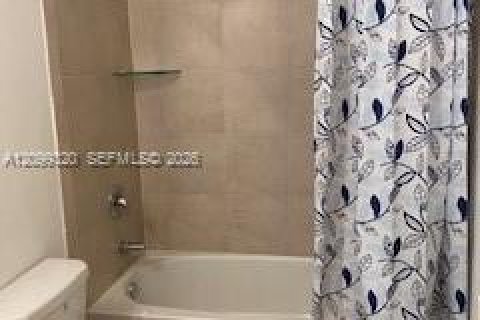 Townhouse in Homestead, Florida 3 bedrooms, 124.02 sq.m. № 2395515 - photo 11