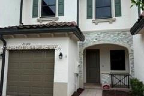 Townhouse in Homestead, Florida 3 bedrooms, 124.02 sq.m. № 2395515