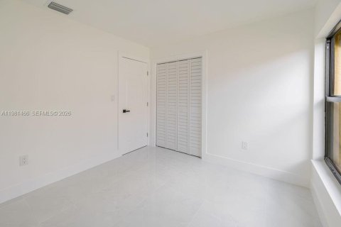 Купить виллу или дом в Майами, Флорида 3 спальни, 127.46м2, № 2043472 - фото 14