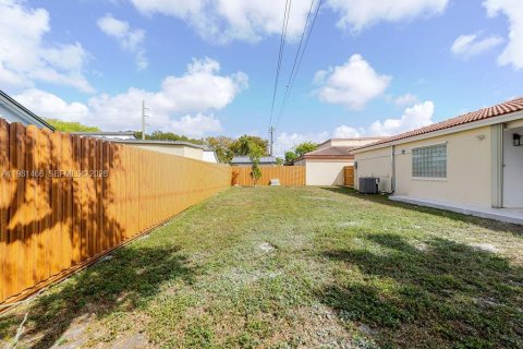 Купить виллу или дом в Майами, Флорида 3 спальни, 127.46м2, № 2043472 - фото 27