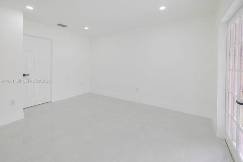 Купить виллу или дом в Майами, Флорида 3 спальни, 127.46м2, № 2043472 - фото 16