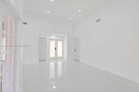 Купить виллу или дом в Майами, Флорида 3 спальни, 127.46м2, № 2043472 - фото 6