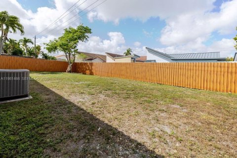 Купить виллу или дом в Майами, Флорида 3 спальни, 127.46м2, № 2043472 - фото 29