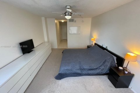 Купить кондоминиум в Майами, Флорида 1 спальня, 96.25м2, № 1987227 - фото 23