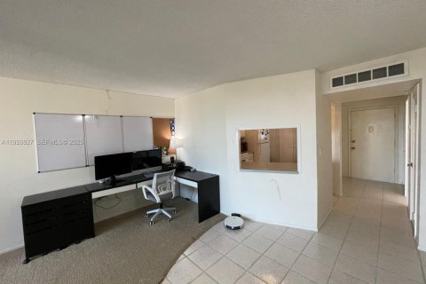 Купить кондоминиум в Майами, Флорида 1 спальня, 96.25м2, № 1987227 - фото 17