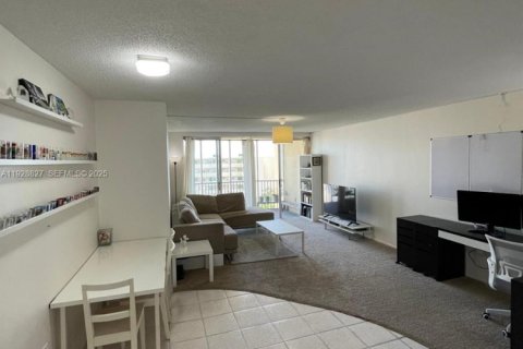 Купить кондоминиум в Майами, Флорида 1 спальня, 96.25м2, № 1987227 - фото 10