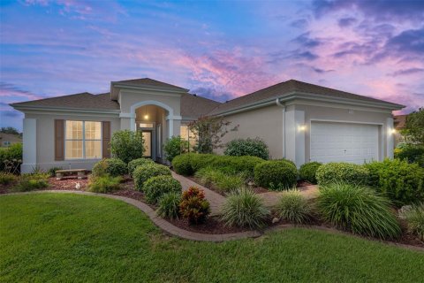 House in Summerfield, Florida 2 bedrooms, 197.88 sq.m. № 2111071 - photo 2