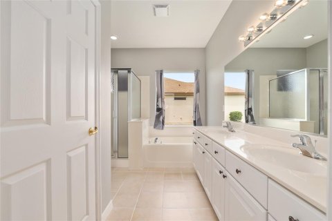 House in Summerfield, Florida 2 bedrooms, 197.88 sq.m. № 2111071 - photo 29