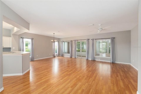 House in Summerfield, Florida 2 bedrooms, 197.88 sq.m. № 2111071 - photo 8