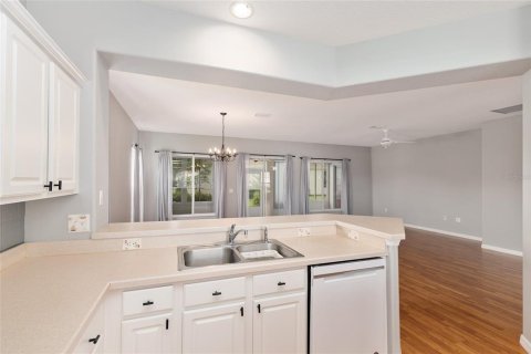 House in Summerfield, Florida 2 bedrooms, 197.88 sq.m. № 2111071 - photo 17