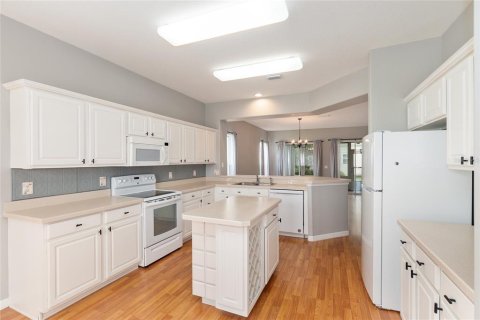 House in Summerfield, Florida 2 bedrooms, 197.88 sq.m. № 2111071 - photo 18