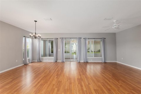 House in Summerfield, Florida 2 bedrooms, 197.88 sq.m. № 2111071 - photo 10
