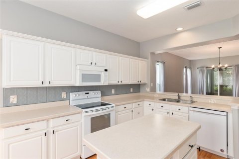 House in Summerfield, Florida 2 bedrooms, 197.88 sq.m. № 2111071 - photo 23