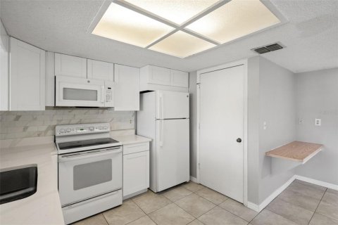 Townhouse in Lakeland, Florida 2 bedrooms, 92.16 sq.m. № 1873678 - photo 7