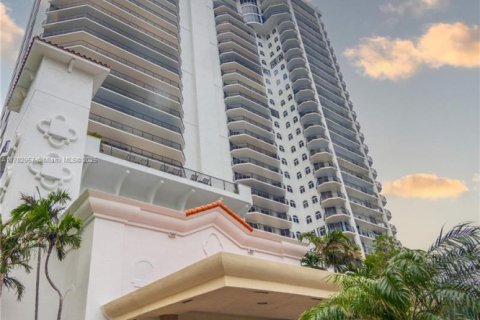 Condominio en venta en Fort Lauderdale, Florida, 3 dormitorios, 184.88 m2 № 1712240 - foto 1