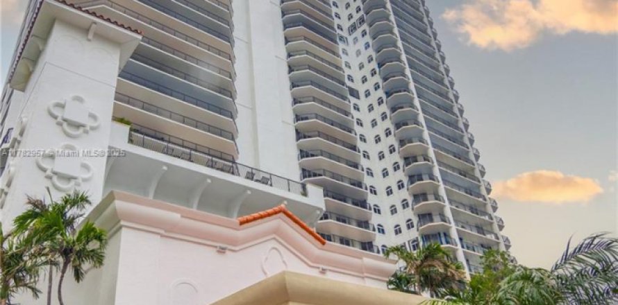 Condominio en Fort Lauderdale, Florida, 3 dormitorios № 1712240