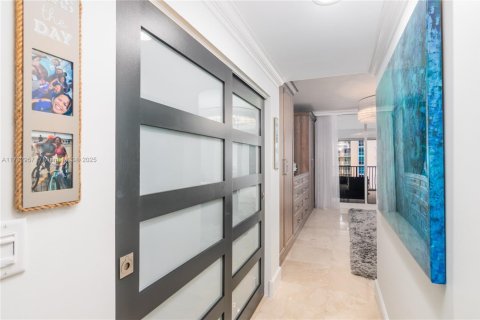 Condominio en venta en Fort Lauderdale, Florida, 3 dormitorios, 184.88 m2 № 1712240 - foto 18
