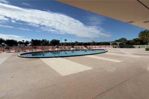 Apartamento en alquiler en Sunny Isles Beach, Florida, 1 dormitorio, 65.5 m2 № 1966043 - foto 20