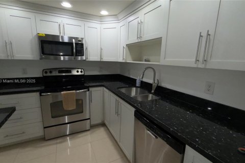 Apartamento en alquiler en Sunny Isles Beach, Florida, 1 dormitorio, 65.5 m2 № 1966043 - foto 5