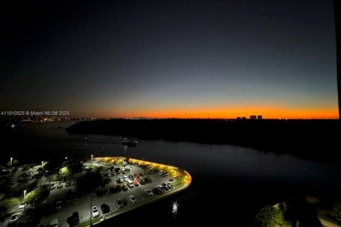 Apartamento en alquiler en Sunny Isles Beach, Florida, 1 dormitorio, 65.5 m2 № 1966043 - foto 26