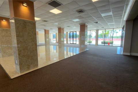 Apartamento en alquiler en Sunny Isles Beach, Florida, 1 dormitorio, 65.5 m2 № 1966043 - foto 23