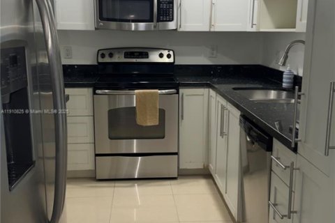 Apartamento en alquiler en Sunny Isles Beach, Florida, 1 dormitorio, 65.5 m2 № 1966043 - foto 7