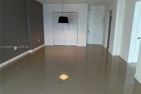 Apartamento en alquiler en Sunny Isles Beach, Florida, 1 dormitorio, 65.5 m2 № 1966043 - foto 4