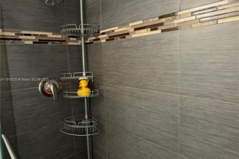 Apartamento en alquiler en Sunny Isles Beach, Florida, 1 dormitorio, 65.5 m2 № 1966043 - foto 10