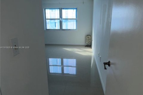 Apartamento en alquiler en Sunny Isles Beach, Florida, 1 dormitorio, 65.5 m2 № 1966043 - foto 12