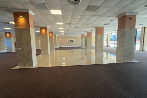 Apartamento en alquiler en Sunny Isles Beach, Florida, 1 dormitorio, 65.5 m2 № 1966043 - foto 24