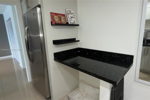 Apartamento en alquiler en Sunny Isles Beach, Florida, 1 dormitorio, 65.5 m2 № 1966043 - foto 8