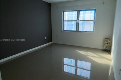 Apartamento en alquiler en Sunny Isles Beach, Florida, 1 dormitorio, 65.5 m2 № 1966043 - foto 14
