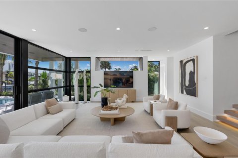 House in Fort Lauderdale, Florida 5 bedrooms, 503.9 sq.m. № 2190056 - photo 24