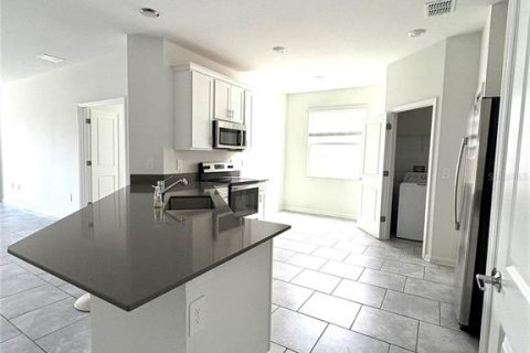 Casa en alquiler en Davenport, Florida, 4 dormitorios, 194.17 m2 № 1912466 - foto 5