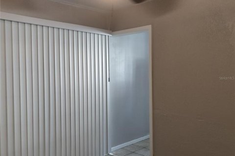 Villa ou maison à louer à Winter Haven, Floride: 2 chambres, 78.22 m2 № 2437347 - photo 17