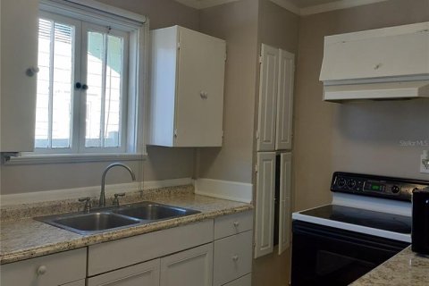 Villa ou maison à louer à Winter Haven, Floride: 2 chambres, 78.22 m2 № 2437347 - photo 4