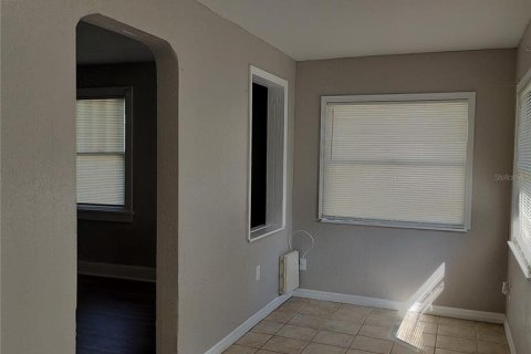 Villa ou maison à louer à Winter Haven, Floride: 2 chambres, 78.22 m2 № 2437347 - photo 7