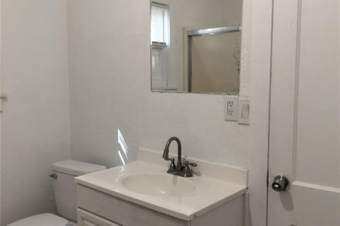 Villa ou maison à louer à Winter Haven, Floride: 2 chambres, 78.22 m2 № 2437347 - photo 22