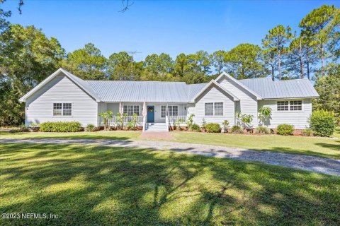 House in Palatka, Florida 3 bedrooms, 203.46 sq.m. № 773122 - photo 1