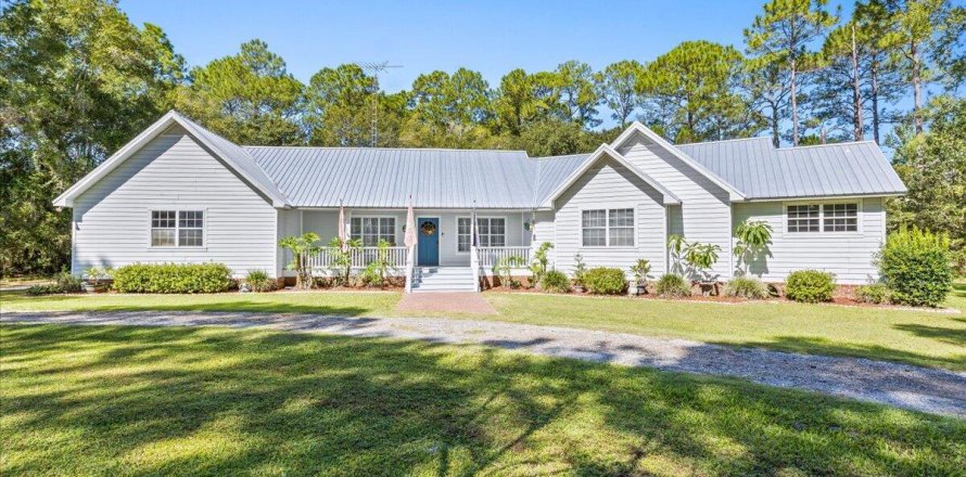 House in Palatka, Florida 3 bedrooms, 203.46 sq.m. № 773122