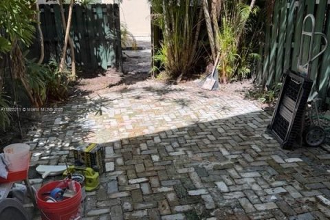 Adosado en alquiler en Fort Lauderdale, Florida, 2 dormitorios, 100.33 m2 № 1931720 - foto 17