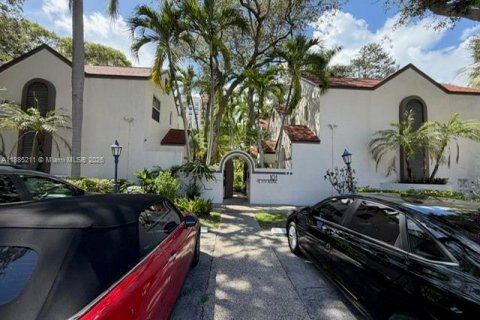 Adosado en alquiler en Fort Lauderdale, Florida, 2 dormitorios, 100.33 m2 № 1931720 - foto 1