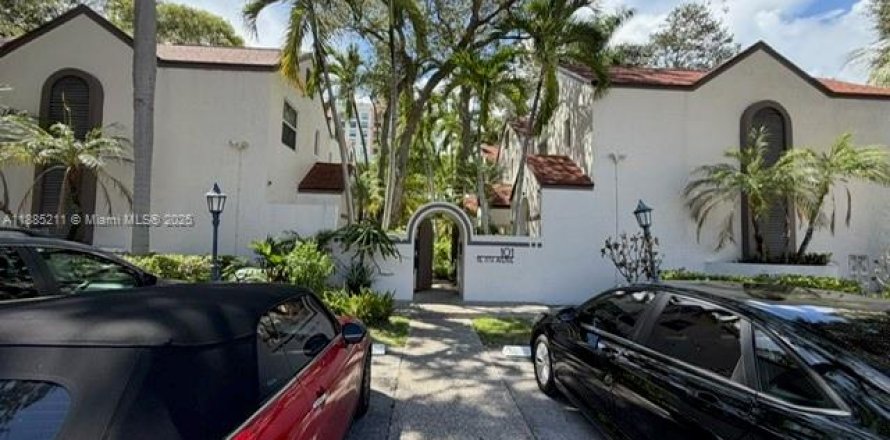 Adosado en Fort Lauderdale, Florida 2 dormitorios, 100.33 m2 № 1931720