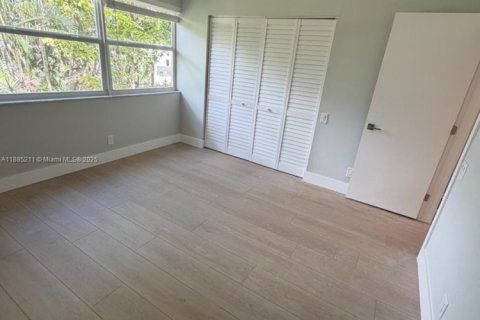 Adosado en alquiler en Fort Lauderdale, Florida, 2 dormitorios, 100.33 m2 № 1931720 - foto 12