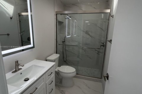 Adosado en alquiler en Fort Lauderdale, Florida, 2 dormitorios, 100.33 m2 № 1931720 - foto 15