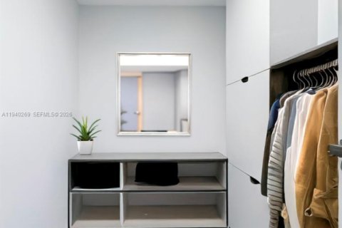 Copropriété à louer à Hallandale Beach, Floride: 2 chambres, 121.79 m2 № 1997219 - photo 3