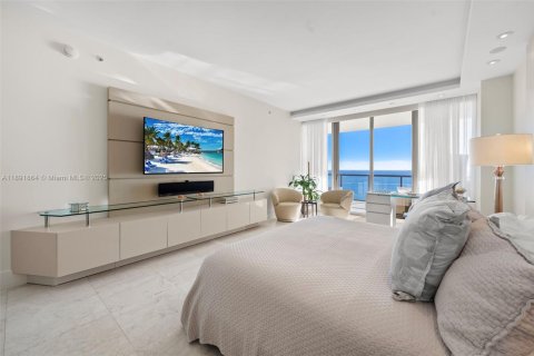 Condo in Bal Harbour, Florida, 3 bedrooms  № 1943906 - photo 11